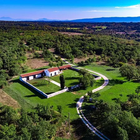Tatil Evi Modernes In Mit Grossem Garten *