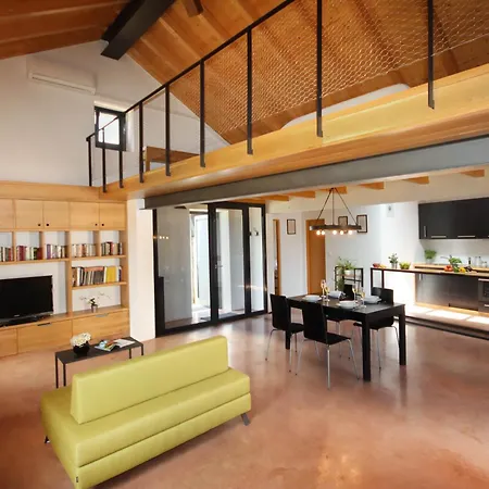 Modernes In Mit Grossem Garten Holiday home *